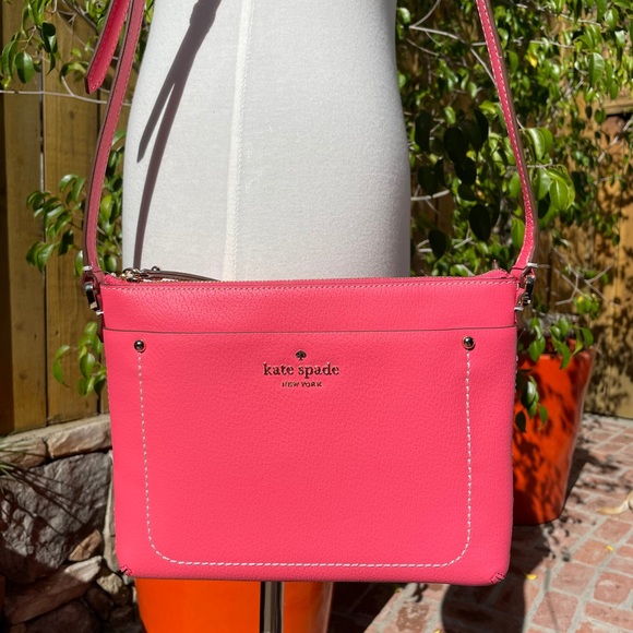 kate spade Handbags - Kate Spade Thompson Street Crossbody